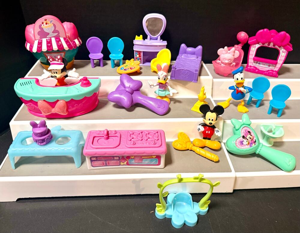 Disney Minnie’s Bow Sweet Home furniture Smoothie stand cafe Per Salon friends